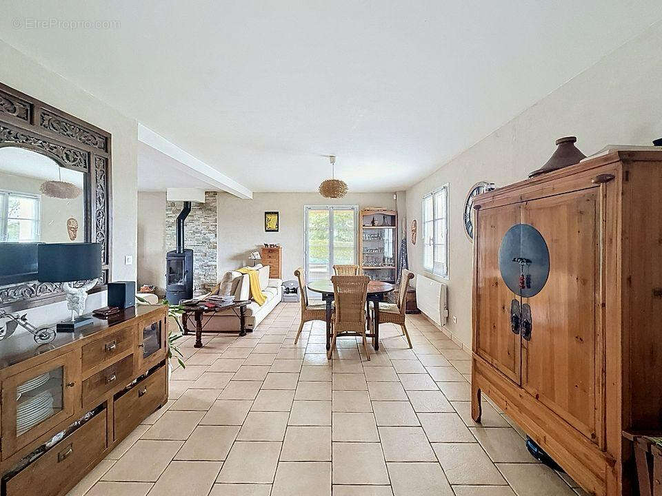 Maison à LA SAUSSAYE