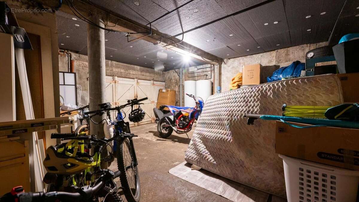 Souillac, Hyper centre, immeuble de 3 appartements. - photo 11