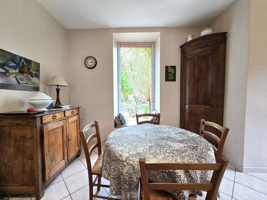 Maison à PESSAC-SUR-DORDOGNE