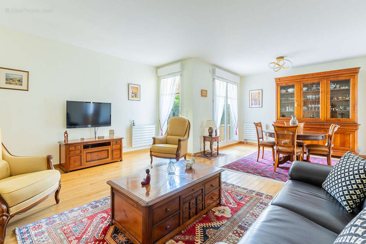 Appartement à VERRIERES-LE-BUISSON