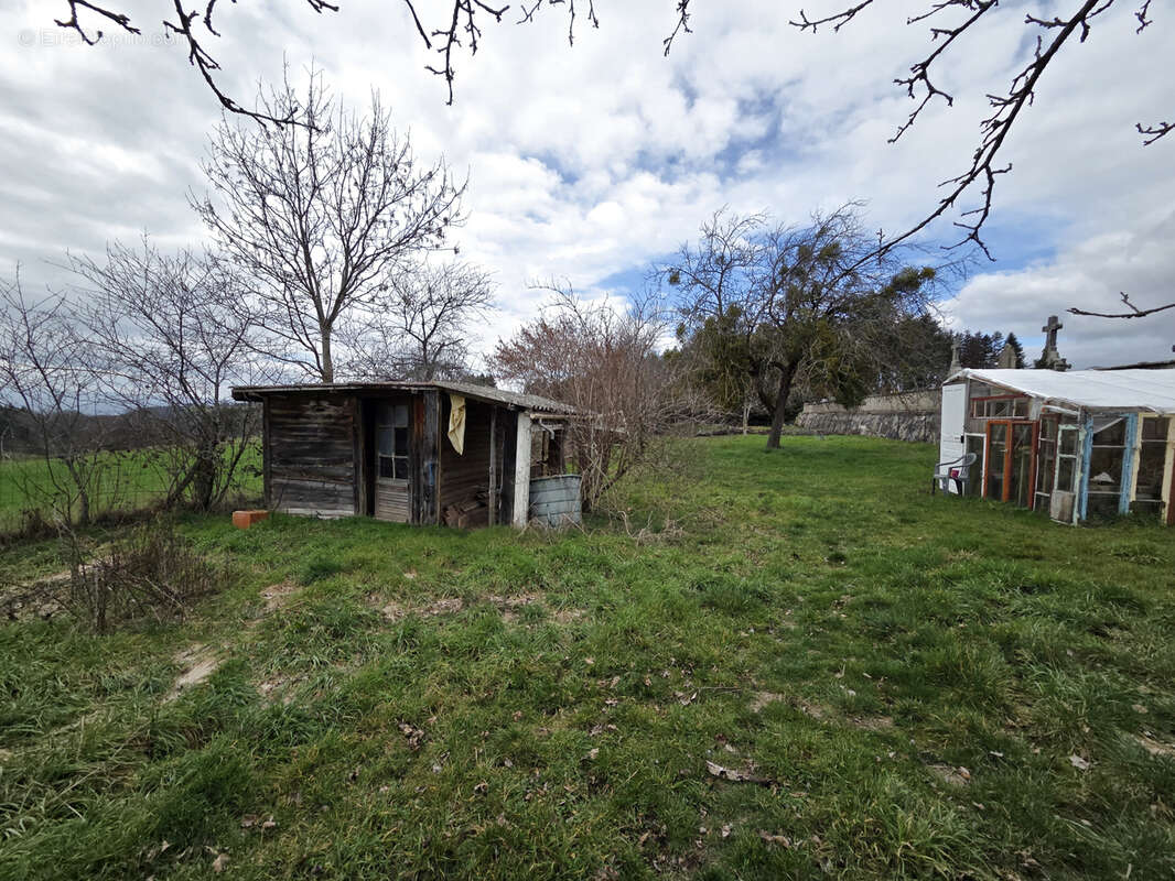 Autre à CHAMPAGNAC-LE-VIEUX