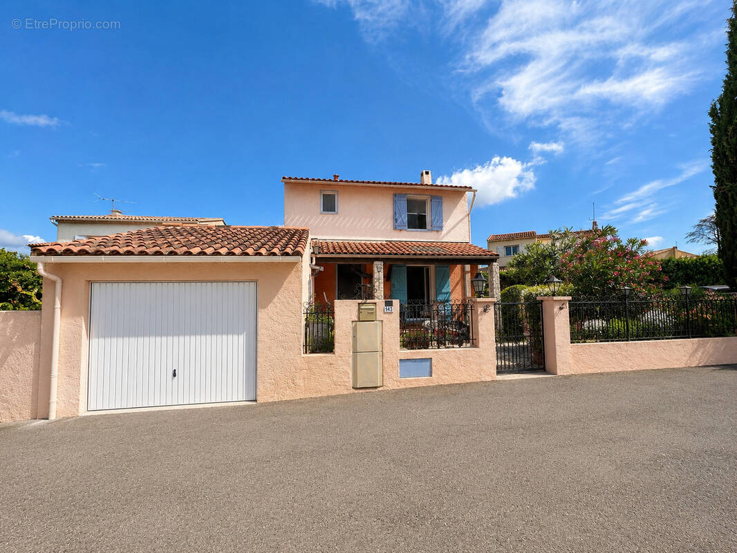 Maison à PUGET-SUR-ARGENS