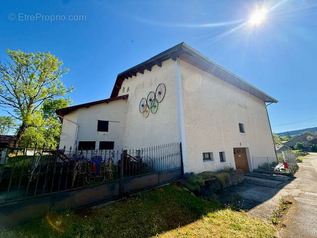 Maison à LA SOMMETTE