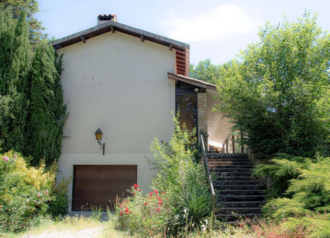 Maison individuelle haut de gamme avec piscine, située au cœur d'un magnifique parc privé - photo 22