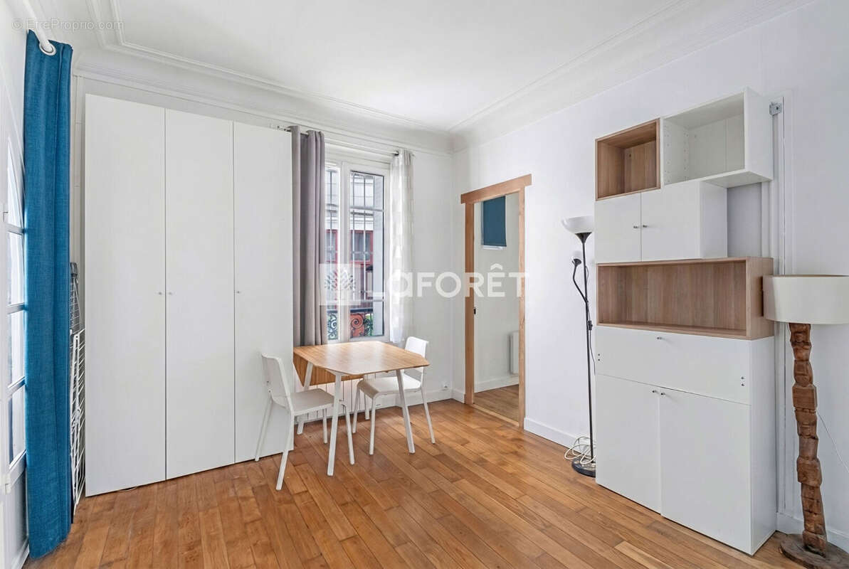 Appartement à PARIS-17E