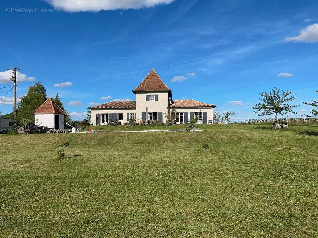 Une maison moderne et élégante avec une vue imprenable - photo 15