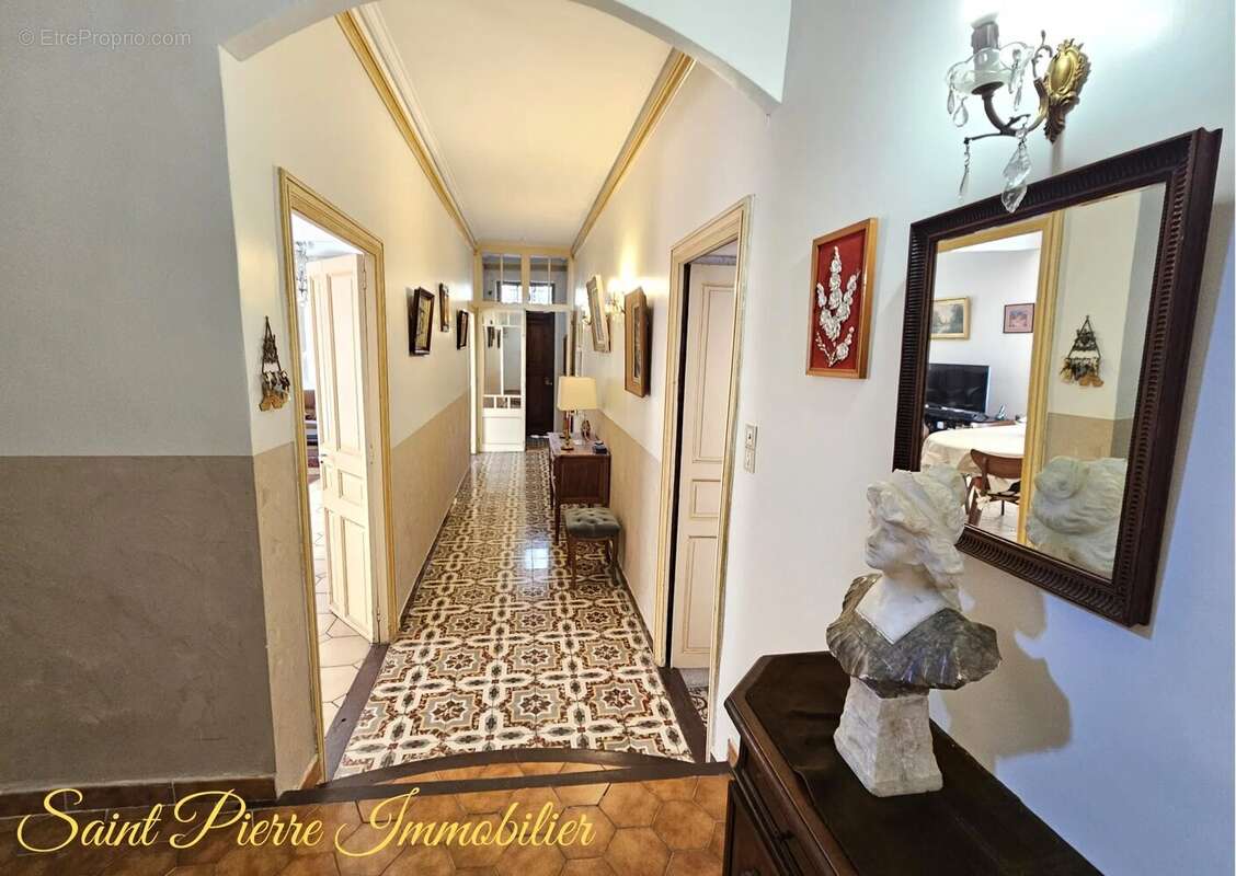 Superbe maison de maître à Saint mitre les remparts - photo 9