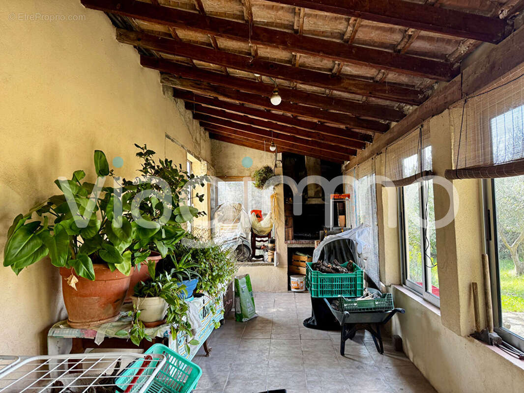 Maison à POURRIERES