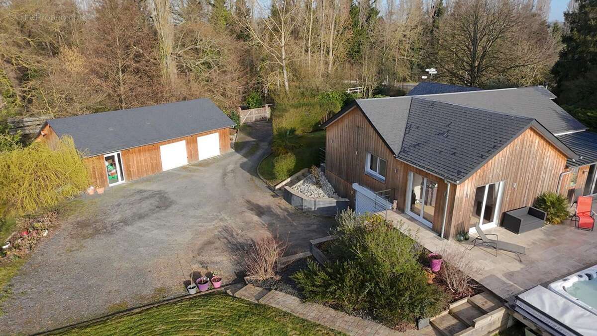 Maison à PONT-L'EVEQUE