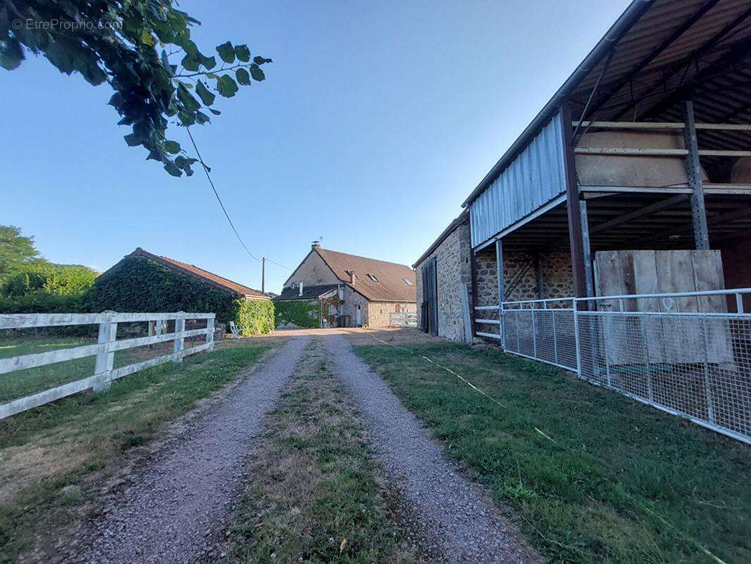 Propriété avec 2 maisons, dépendances et terrain sans vis-à-vis Montmort 260 m2 - photo 3
