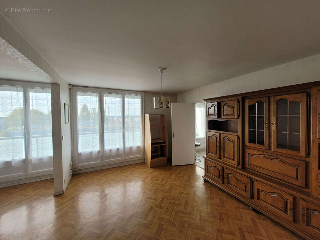 Appartement à FLEURY-LES-AUBRAIS