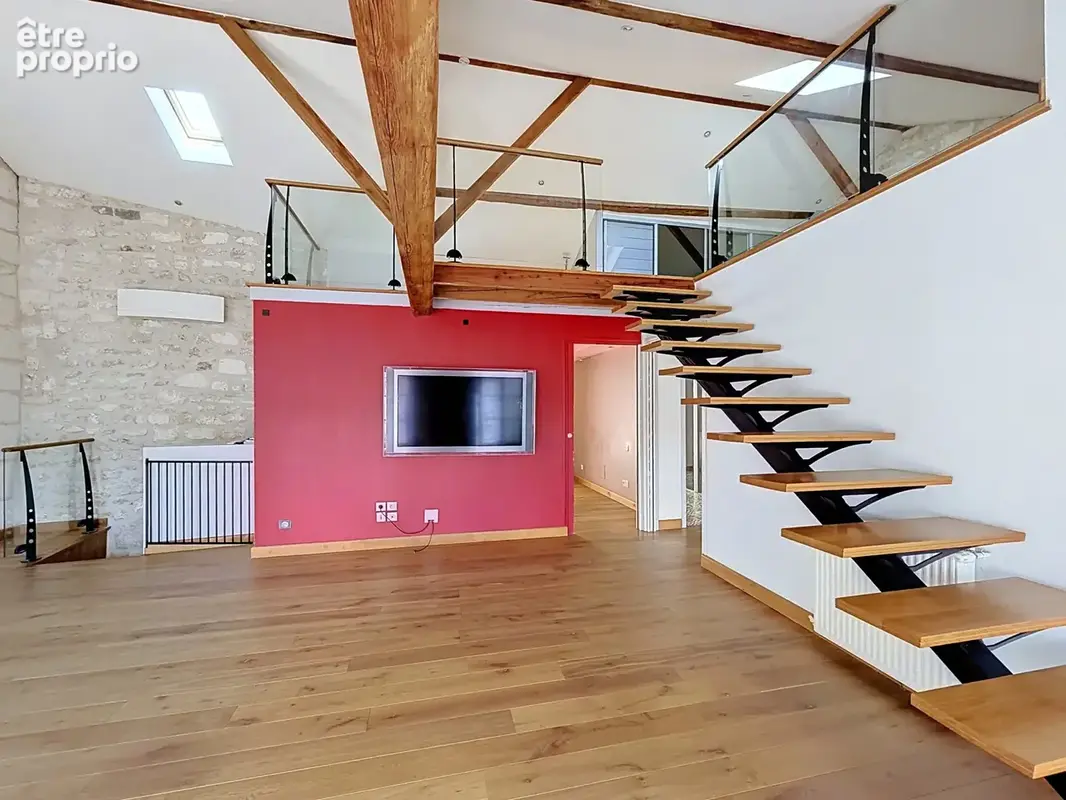 PLATEAU D'ANGOULEME Emplacement exceptionnel pour ce magnifique duplex - photo 3