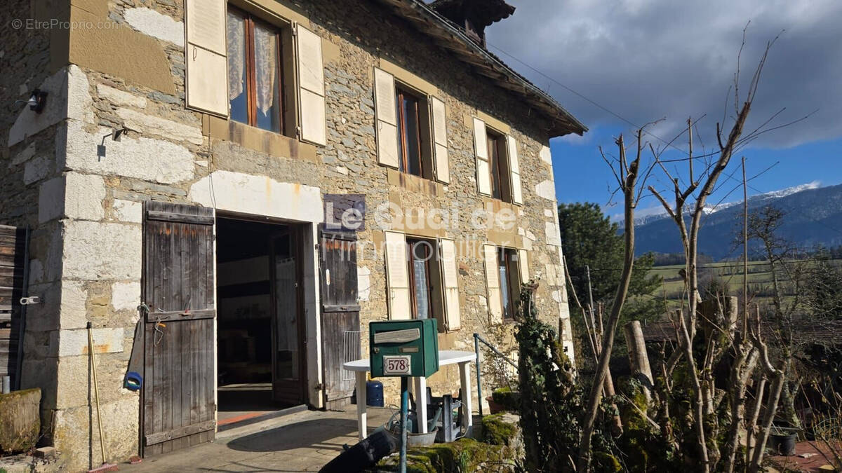 Maison à MIRIBEL-LES-ECHELLES