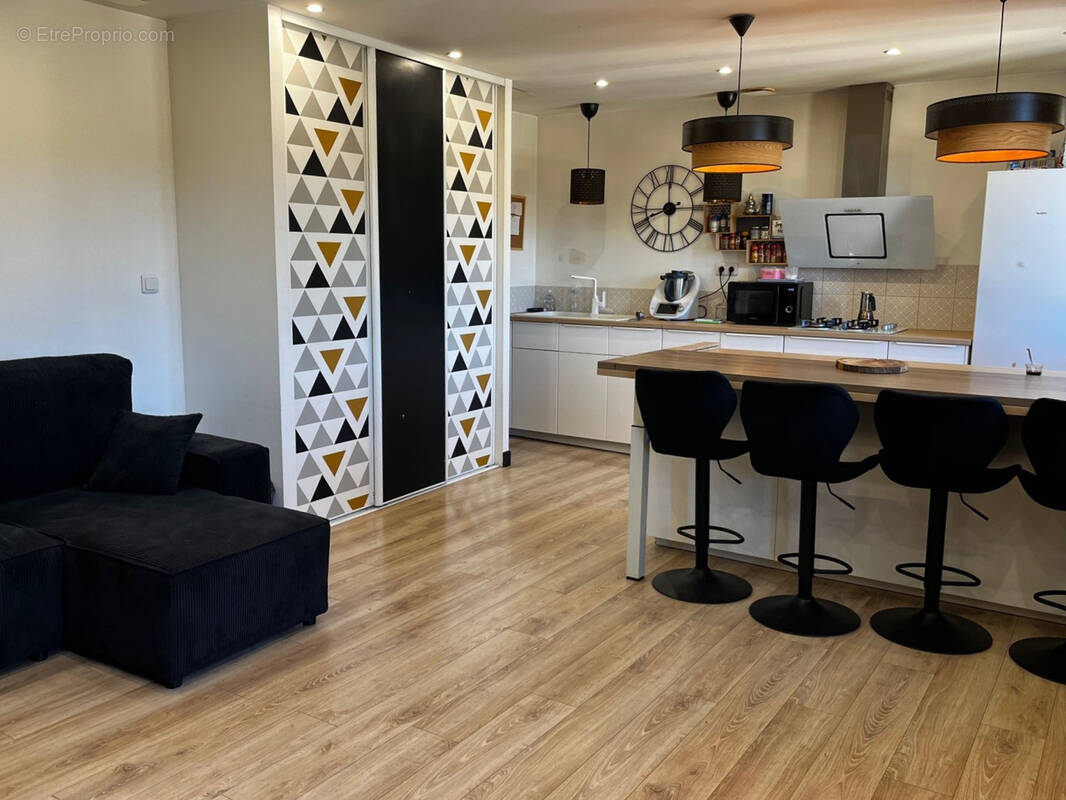 Appartement à NANS-LES-PINS