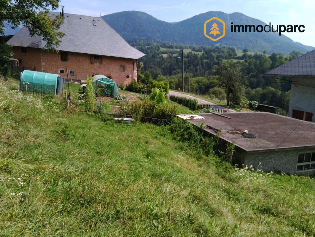 Terrain à BELLECOMBE-EN-BAUGES