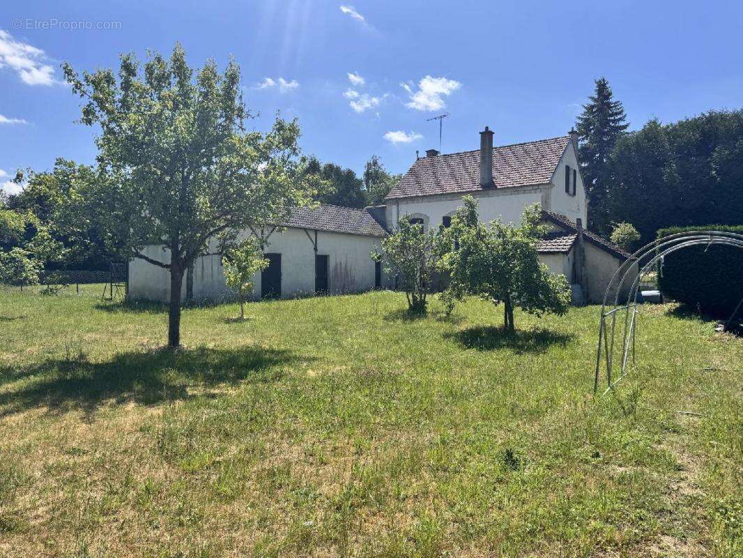 Maison à VIC-SUR-AISNE