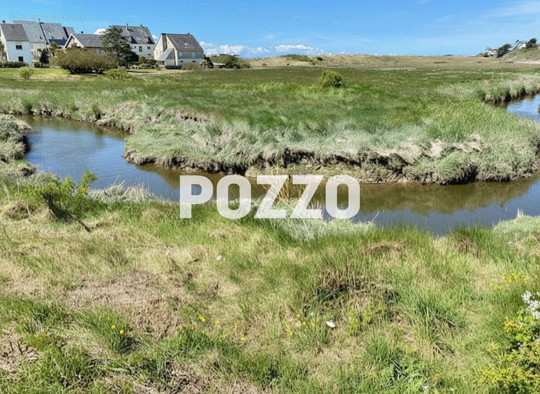 Terrain à SAINT-PAIR-SUR-MER