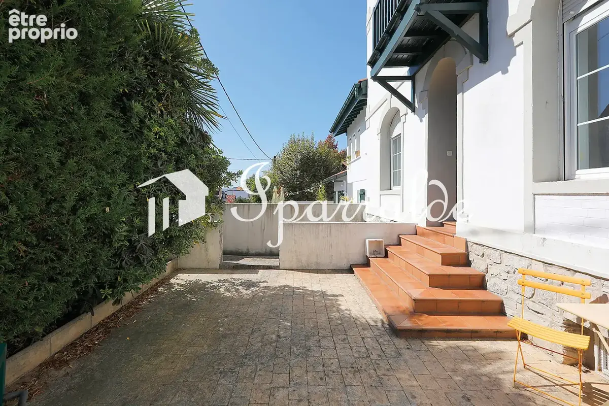 CENTRE-VILLE   T3 72 m2 avec terrasse, jardin et caves - photo 13