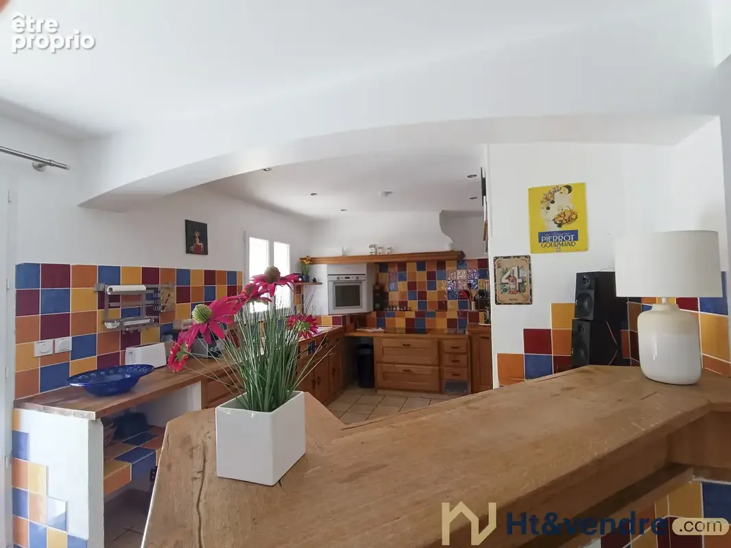 GIENS   Maison au calme, grand jardin, terrasses et vue mer - photo 8