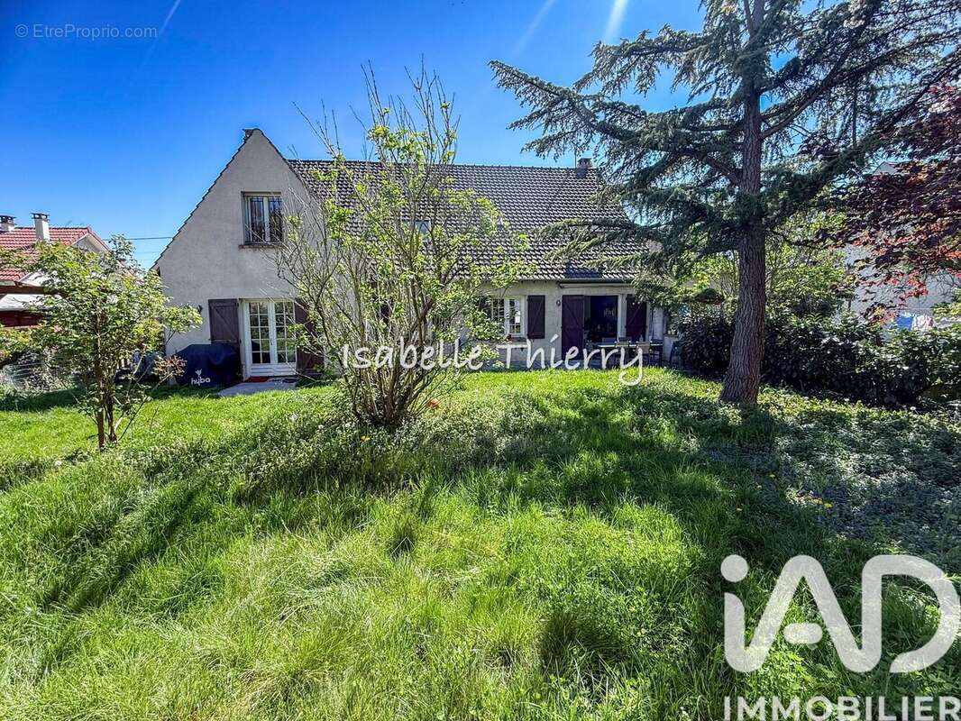 Maison 185 m² à Arpajon  - photo 2