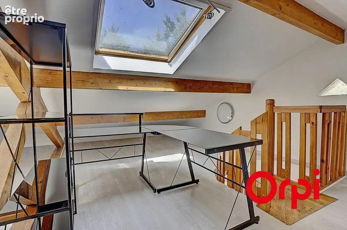 Maison familiale de 195m2 à Cailloux-sur-Fontaines - photo 8