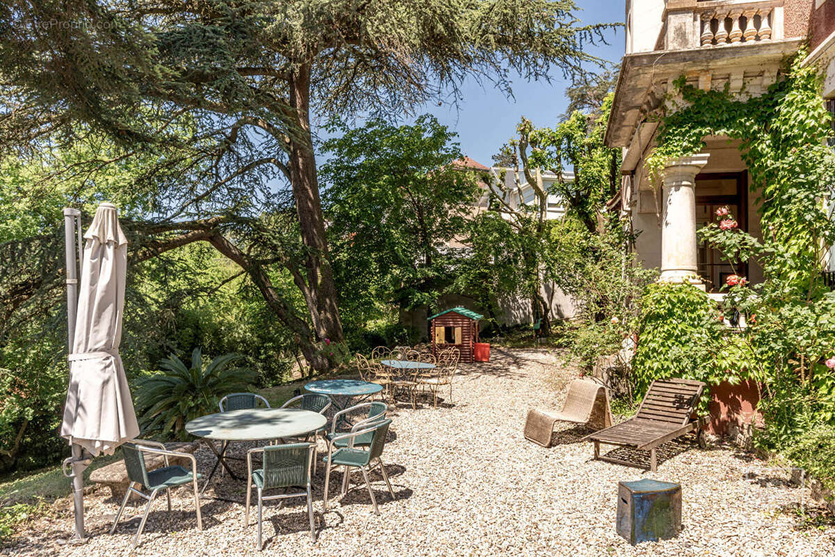 Maison à CALUIRE-ET-CUIRE