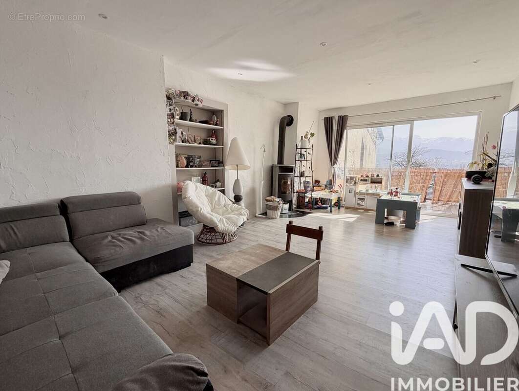 Photo 2 - Appartement à SAINT-PIERRE-D'ALBIGNY