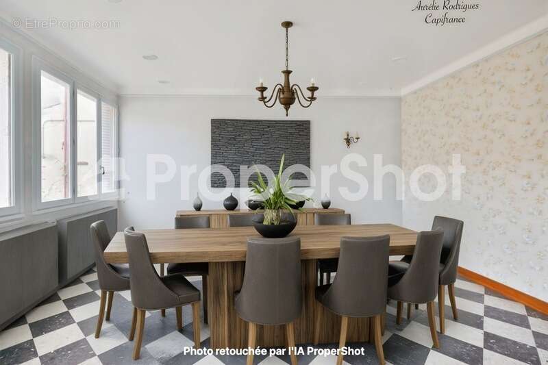 Maison à BAGE-LE-CHATEL