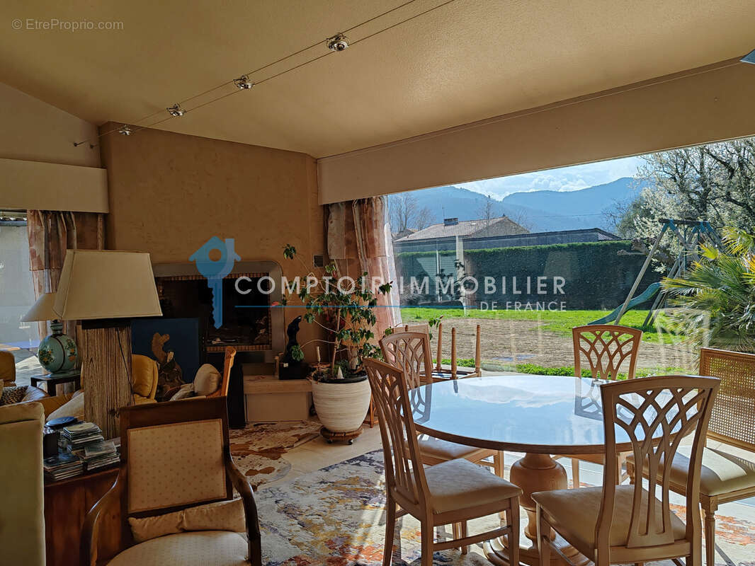 Villa de plain-pied 6 pièces   4 chambres   227 m2   Piscine couverte   Mazamet - photo 5