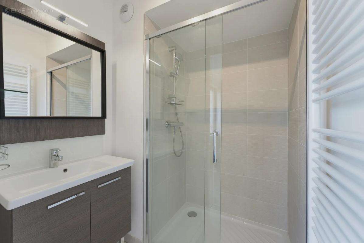 BORDEAUX - 6e étage appartement excluant voisins sur le palier - photo 13