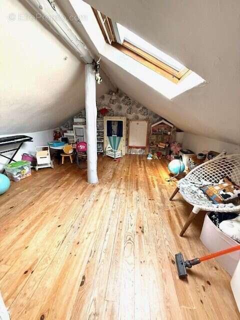 Appartement à CONTES