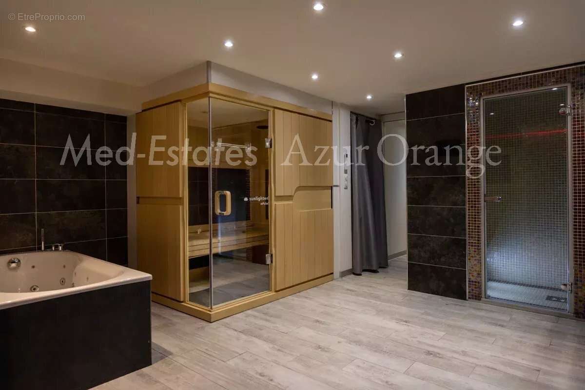 Appartement à GRIMAUD