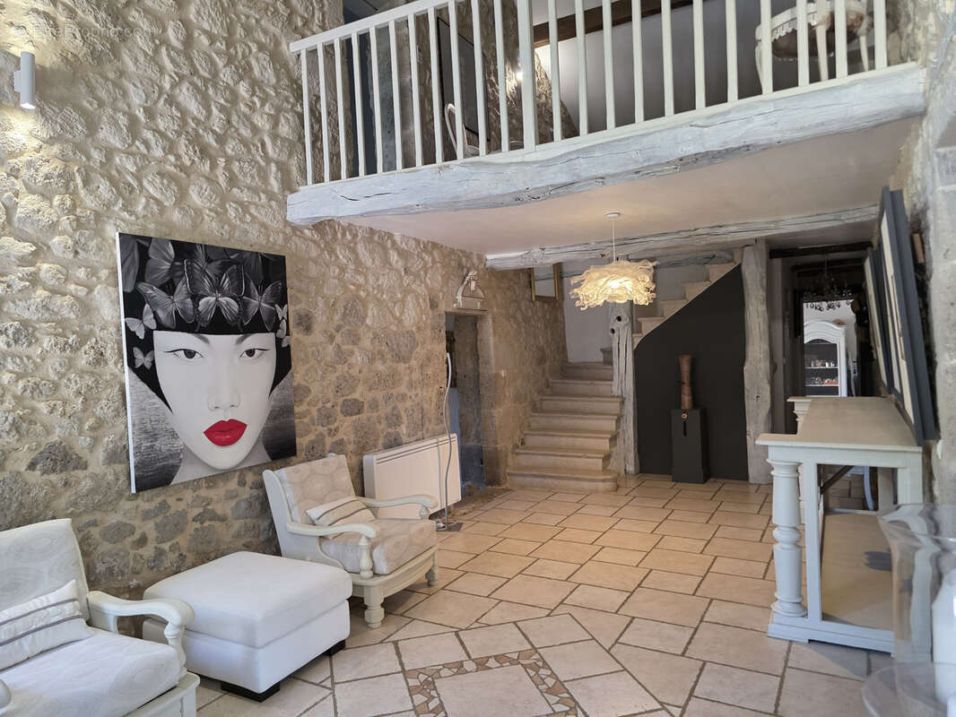 Élégante propriété de charme au cœur de la campagne   4,7 hectares, piscine et dépendances - photo 3