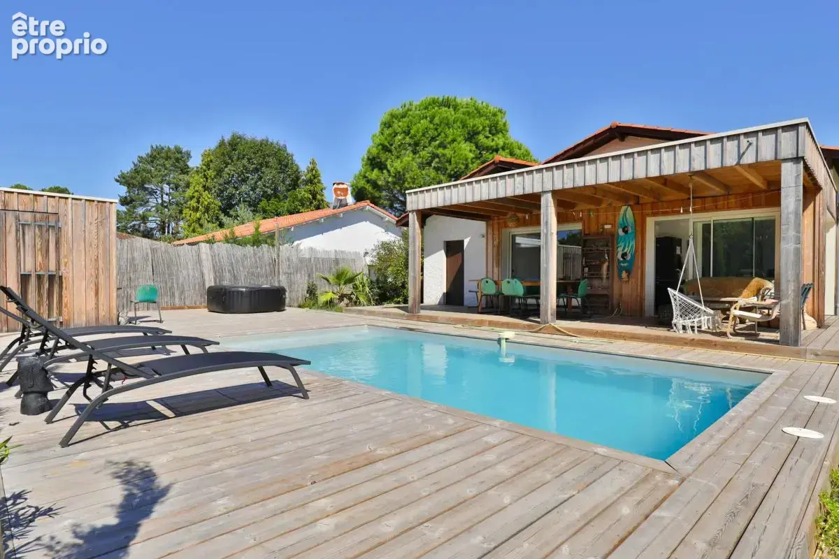 Maison à ARES