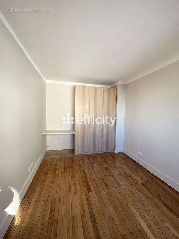 Appartement à LEVALLOIS-PERRET