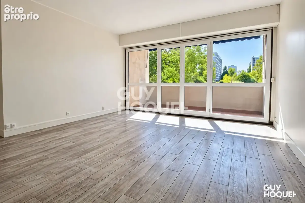 Rare sur le secteur : 6 pièces familial de 105 m² avec loggia - photo 4