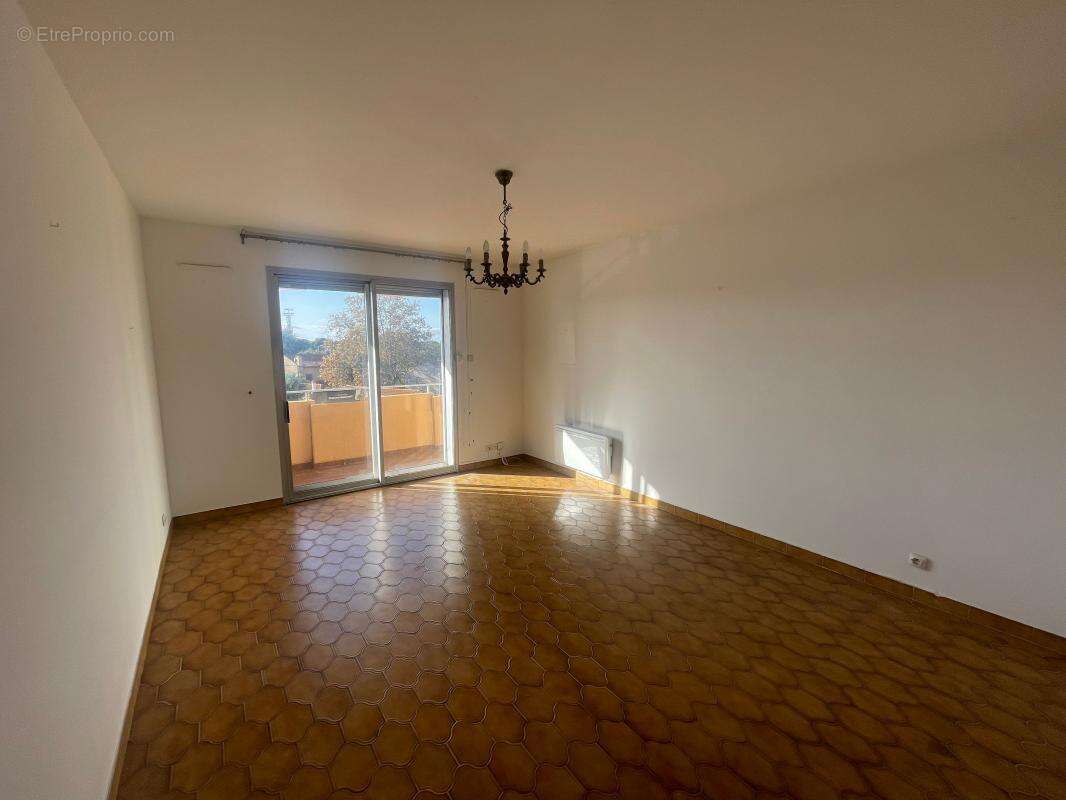 Appartement à SIX-FOURS-LES-PLAGES