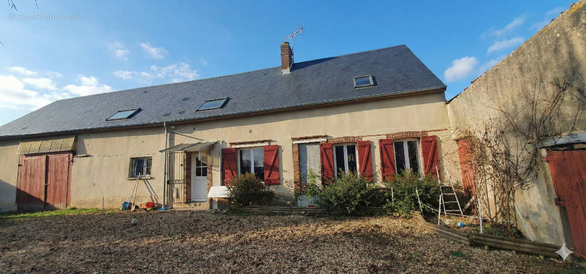 Maison à FRESNAY-LE-GILMERT