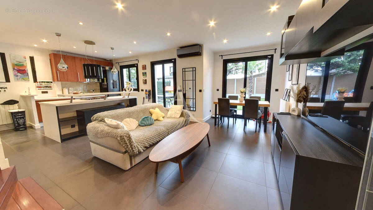 Maison à BRY-SUR-MARNE