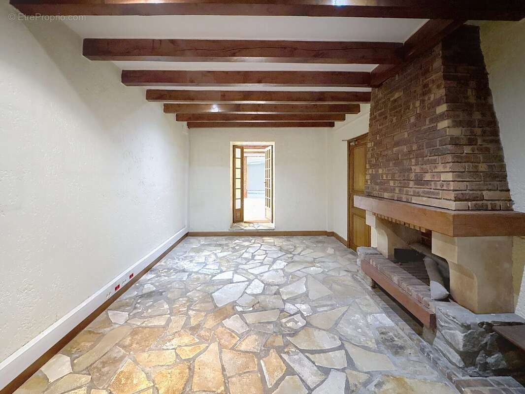 Appartement à L&#039;HAY-LES-ROSES