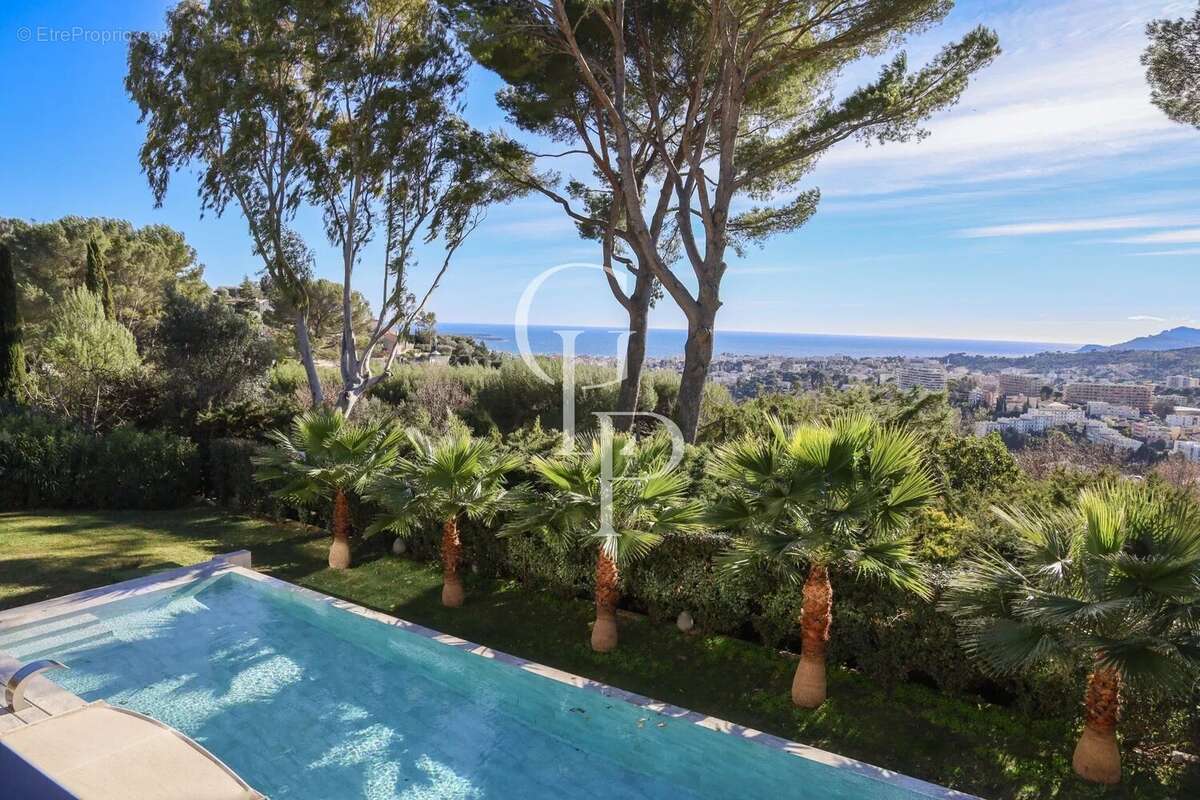 Maison à MOUGINS