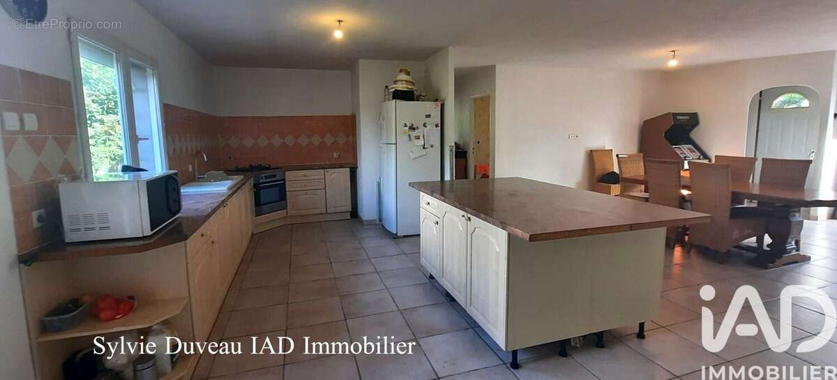 Maison 131 m² à Puycornet  - photo 3