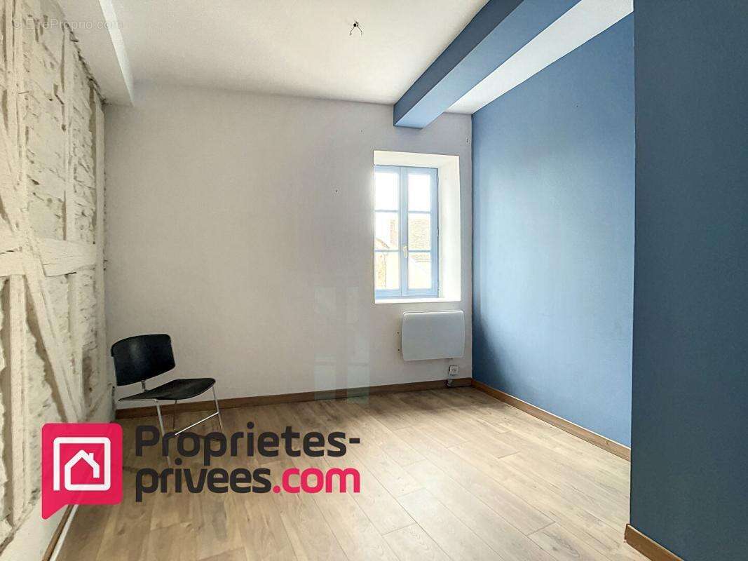 Maison à NOYERS