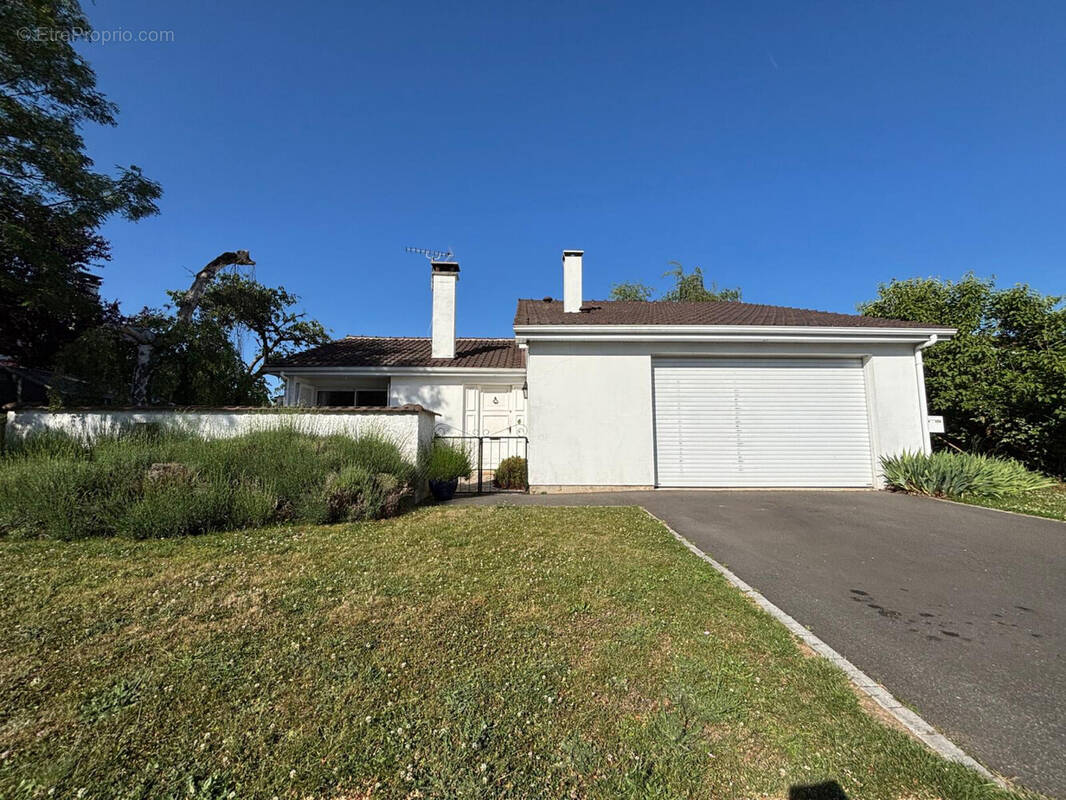 Maison à SAINT-GERMAIN-LES-CORBEIL
