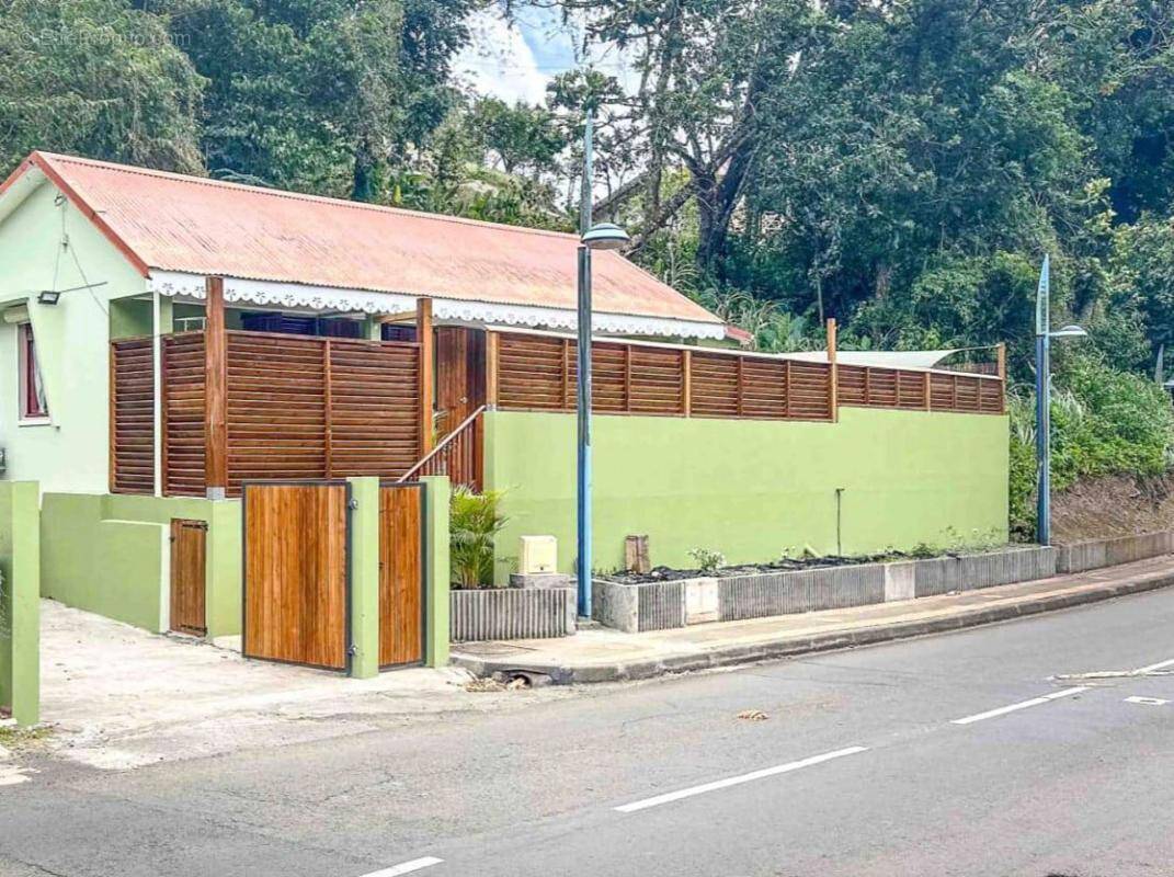 Maison à RIVIERE-PILOTE