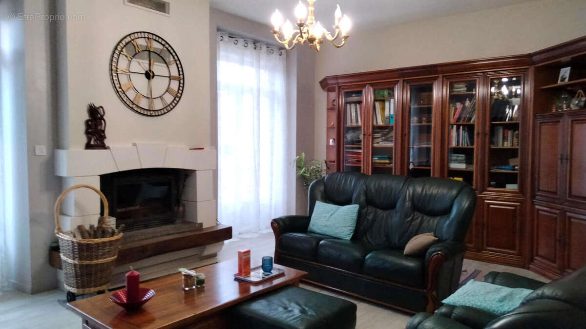 SALON - Maison à BARRO
