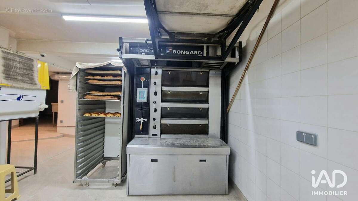 Photo 2 - Commerce à PARIS-18E