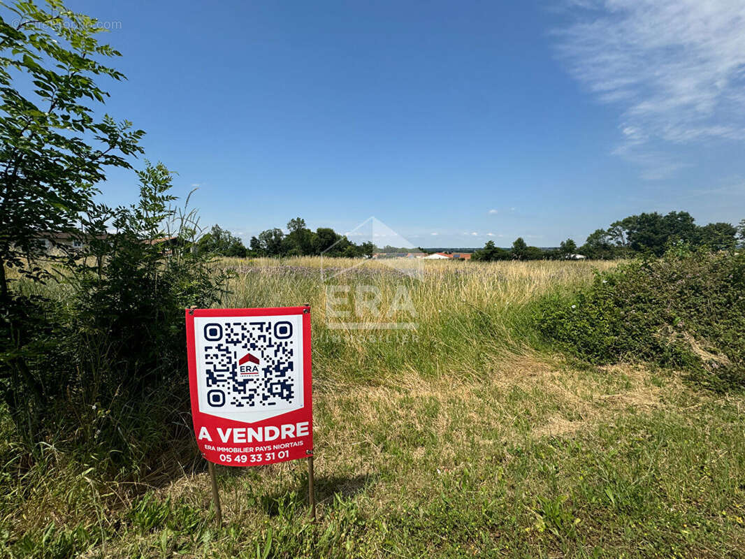 Terrain 432 m² libre de constructeur à Chauray - photo 4