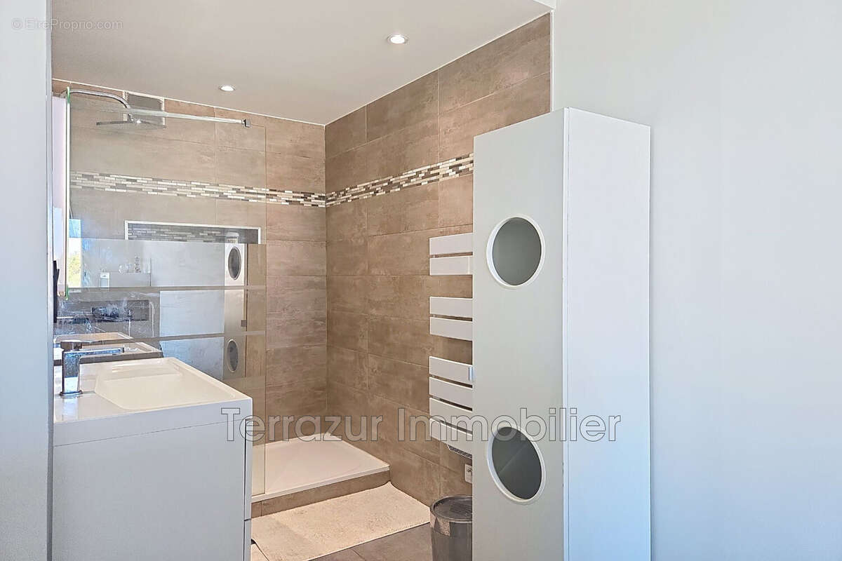 Appartement 57 m² à Antibes  - photo 7