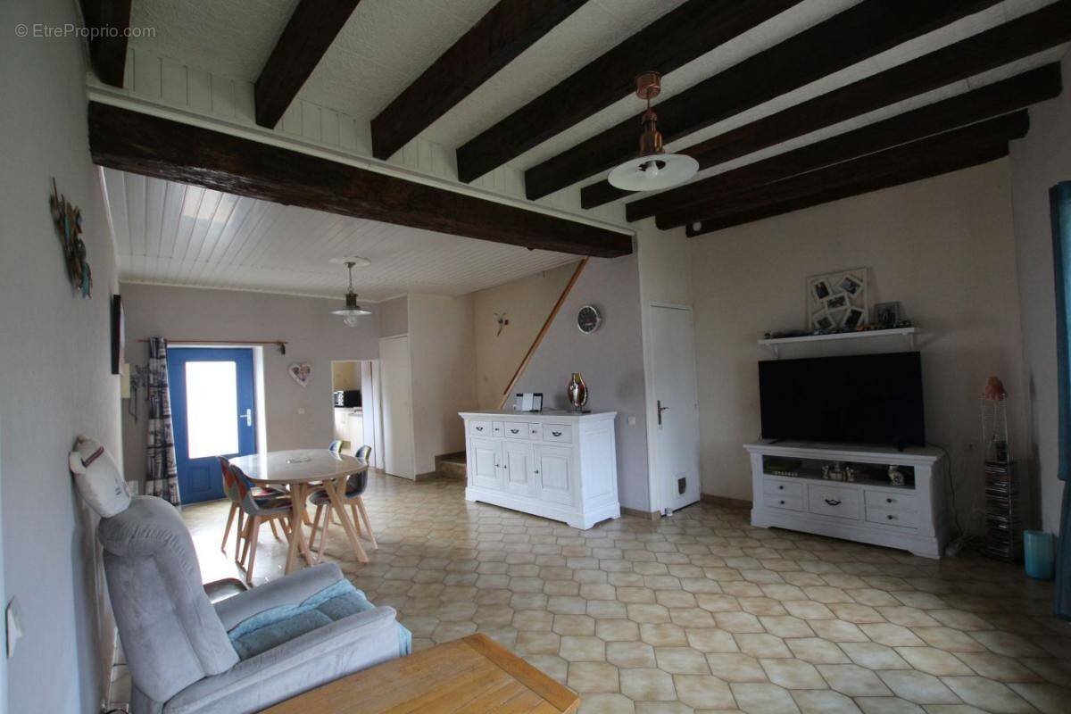 Maison à LIMONY
